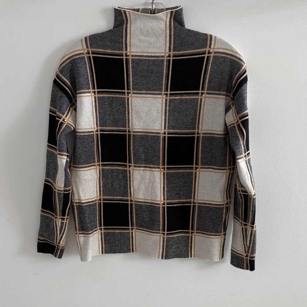Elegant Turtleneck Plaid Sweater